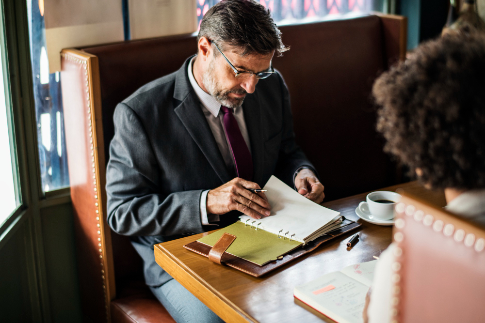 How Orlando Debt Collection Attorneys Handle Difficult Cases