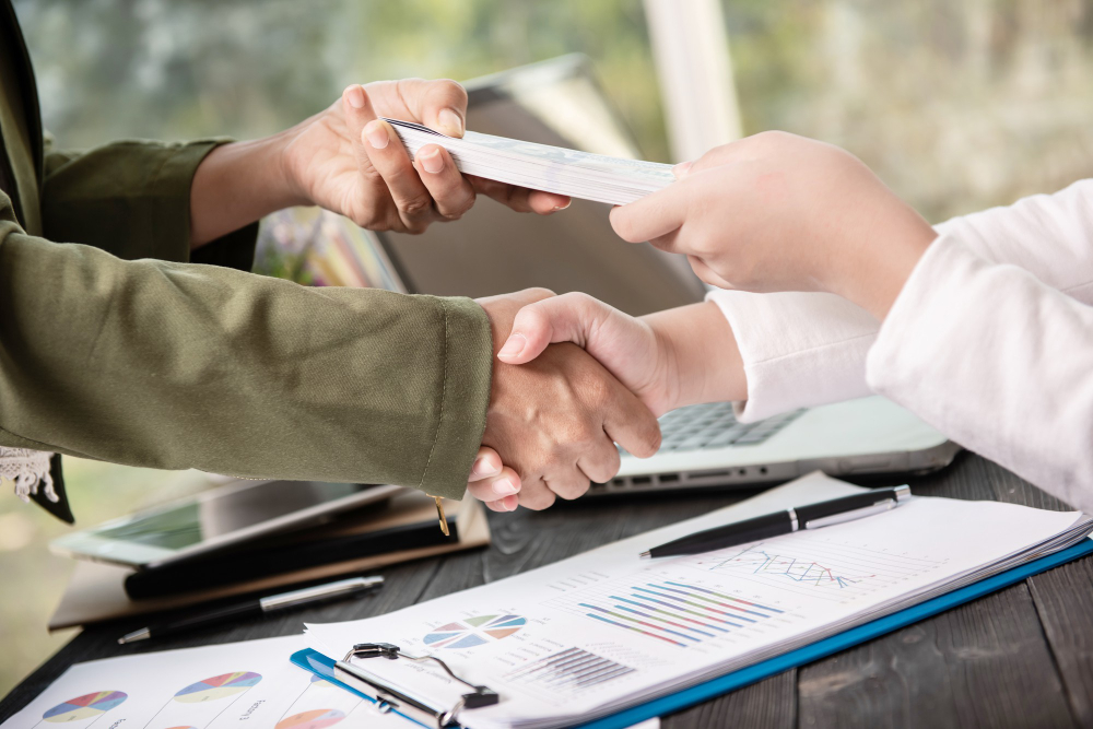 How a Debt Recovery Agency in Orlando Can Improve Your Cash Flow